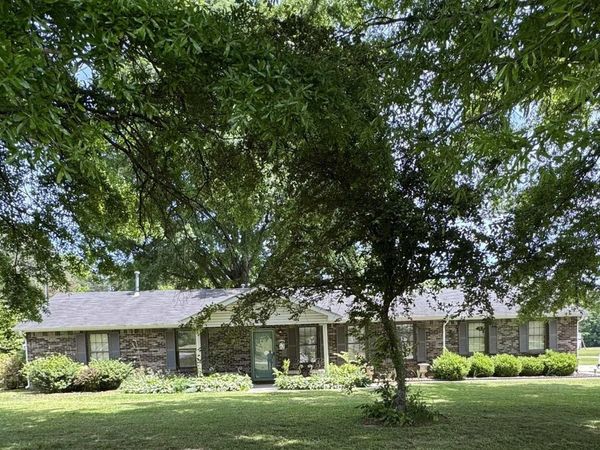 1861 New Center Road, Hartselle, AL 35640