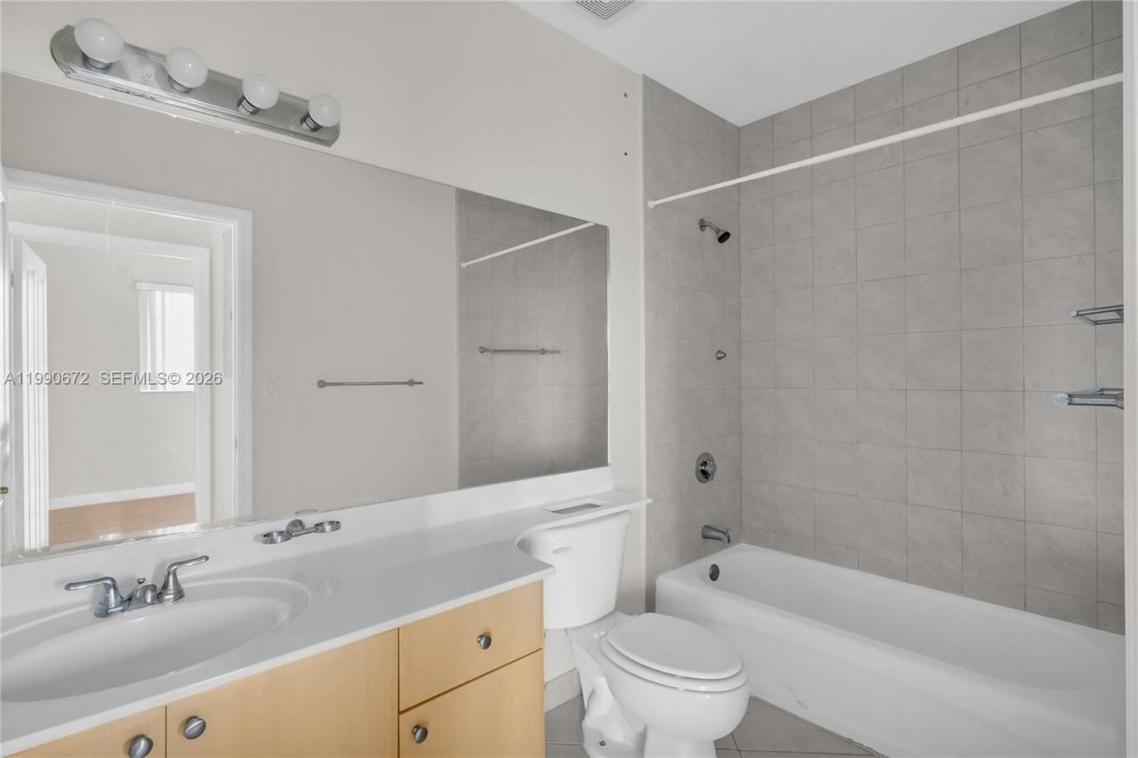 2280 SW 32nd Ave , Unit 505, Miami, FL 33145 Photo