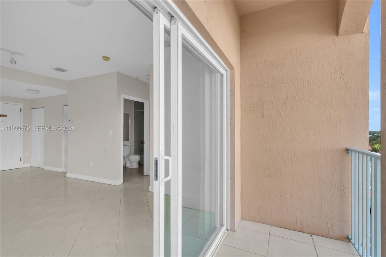 2280 SW 32nd Ave , Unit 505, Miami, FL 33145 Photo