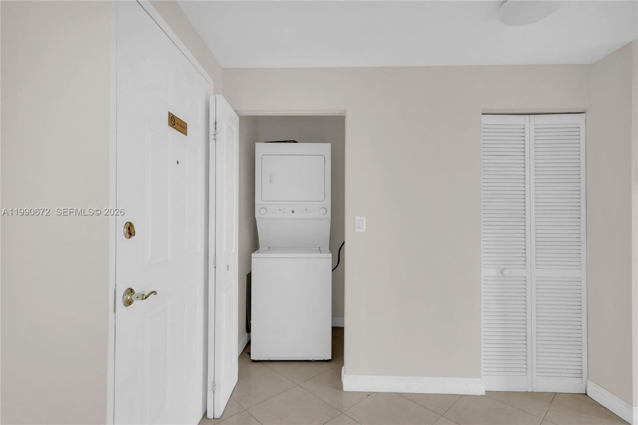 2280 SW 32nd Ave , Unit 505, Miami, FL 33145 Photo