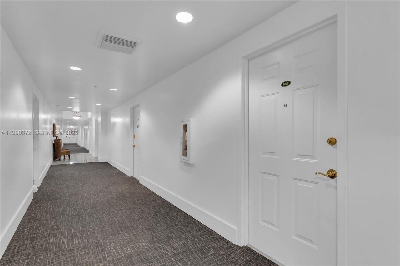 2280 SW 32nd Ave , Unit 505, Miami, FL 33145 Photo