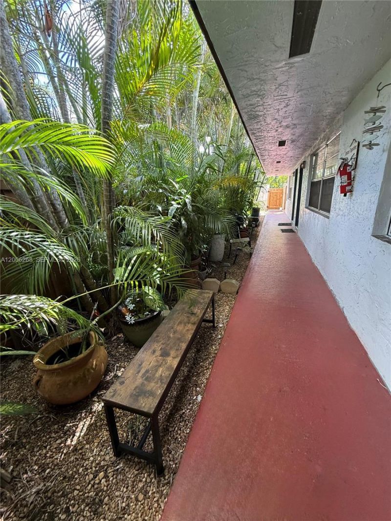 721 SW 13th Ave , Unit 2, Fort Lauderdale, FL 33312 Photo