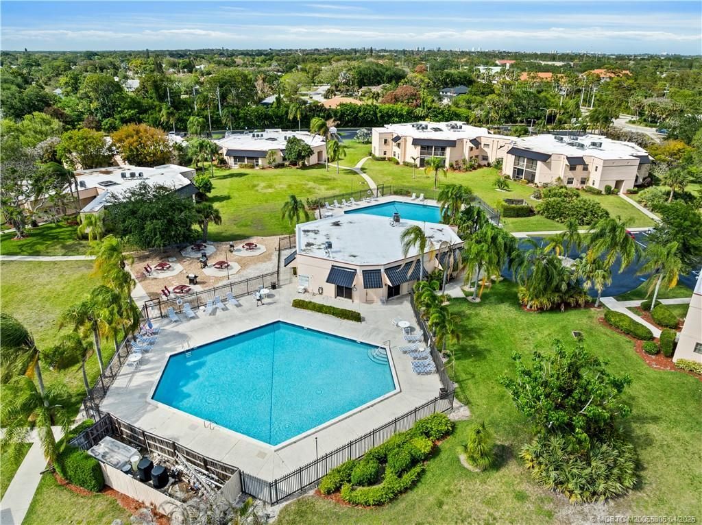 2013 NE Collins Circle, Unit 4-60, Jensen Beach, FL 34957 Photo