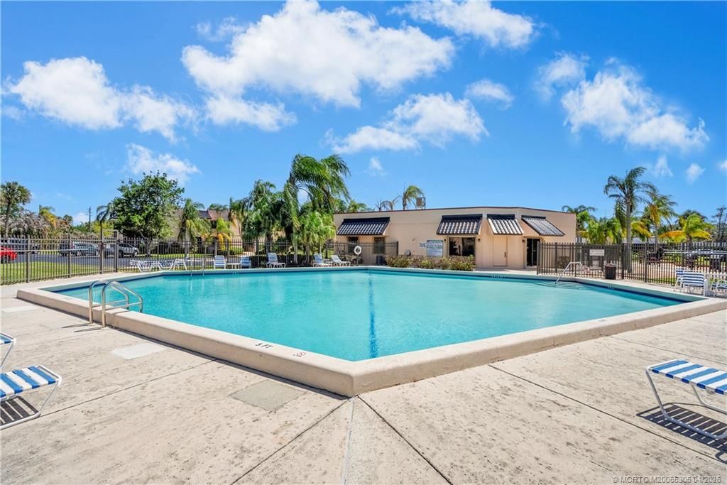 2013 NE Collins Circle, Unit 4-60, Jensen Beach, FL 34957 Photo