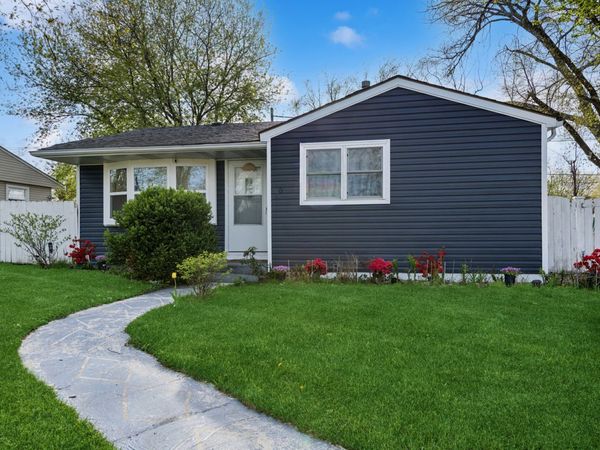 80 Birch Street , Carpentersville, IL 60110