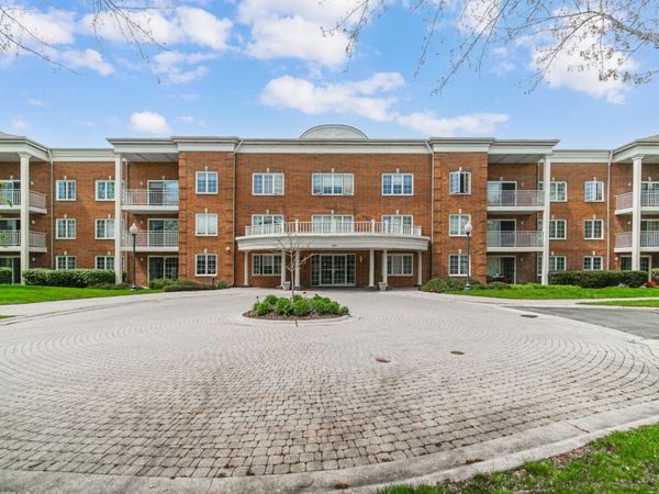 Unit 206, Bloomingdale, IL 60108