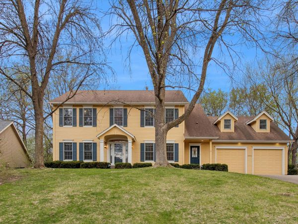 1004 Walden Court, Burnsville, MN 55337