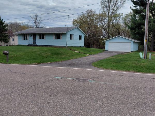 746 Stockdale Road, Vadnais Heights, MN 55127