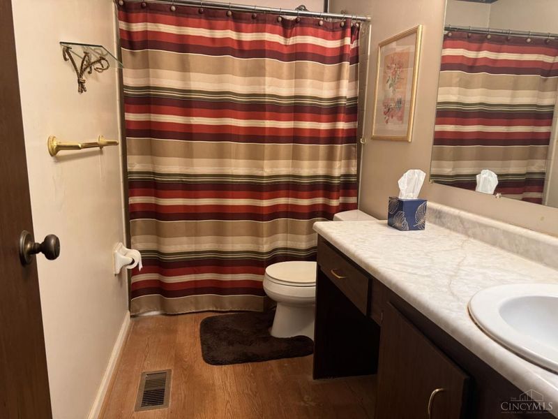 5801 Patrick Henry Drive, Miami Twp, OH 45150 Photo 9