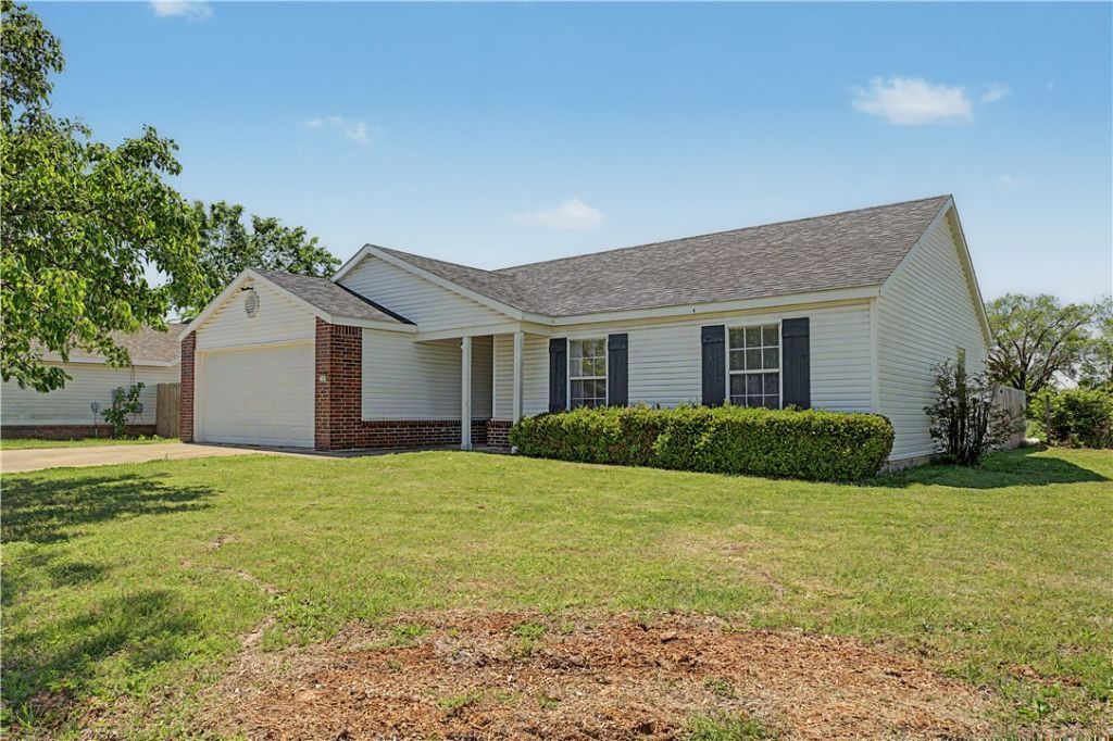 1100 Tunbridge Drive, Bentonville, AR 72712 Main Photo