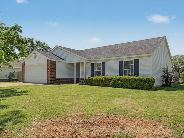 1100 Tunbridge Drive, Bentonville, AR 72712