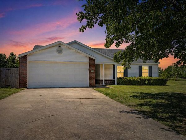 1100 Tunbridge Drive , Bentonville, AR 72712