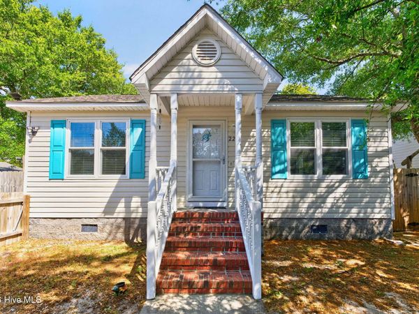 220 NE 33rd Street, Oak Island, NC 28465