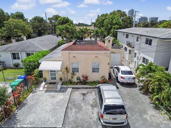 3554 SW 26th St , Miami, FL 33133