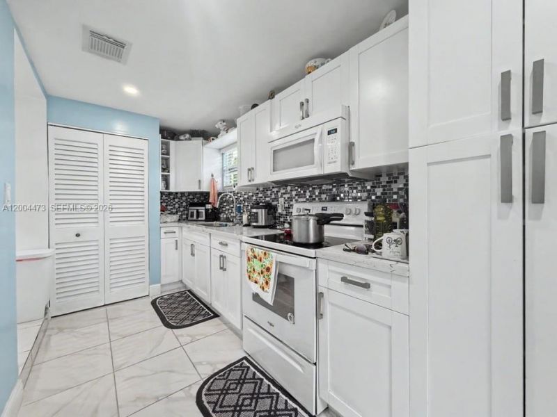 3554 SW 26th St , Miami, FL 33133 Photo