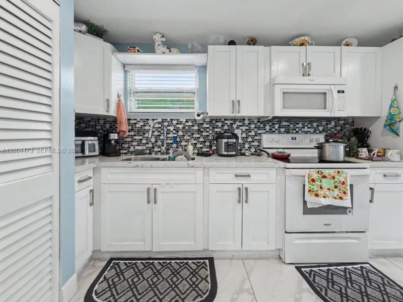 3554 SW 26th St , Miami, FL 33133 Photo