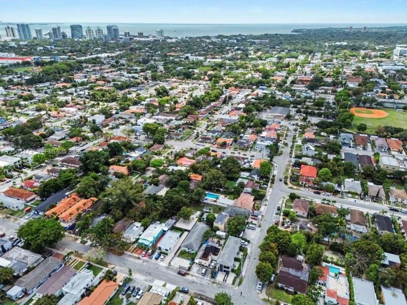 3554 SW 26th St , Miami, FL 33133 Photo