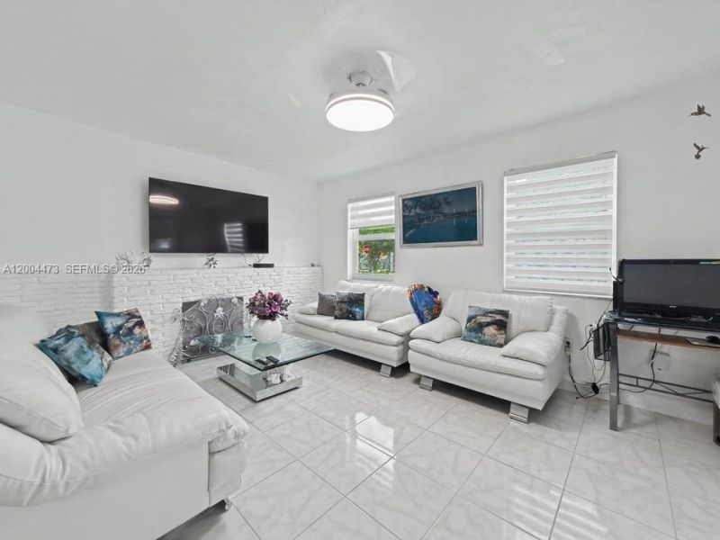 3554 SW 26th St , Miami, FL 33133 Photo