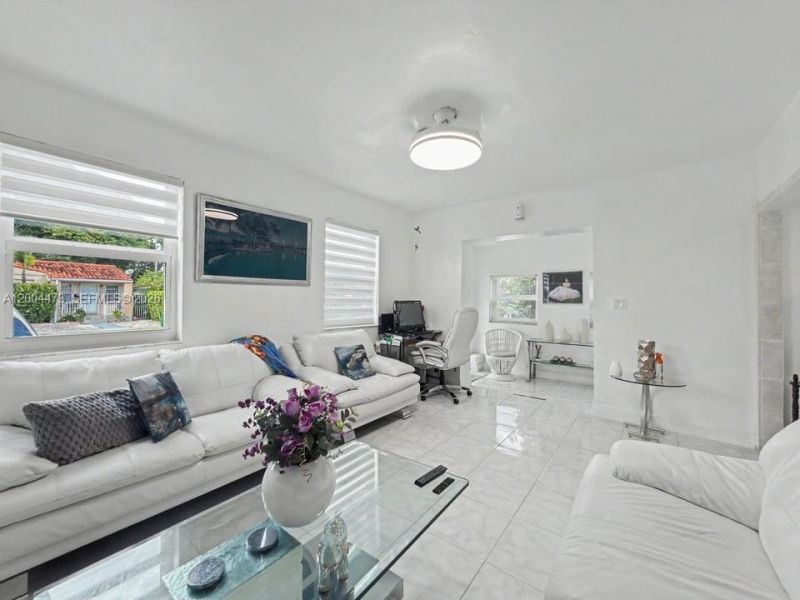 3554 SW 26th St , Miami, FL 33133 Photo