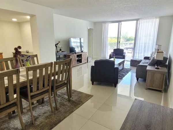 18011 Biscayne Blvd, Unit 402, Aventura, FL 33160