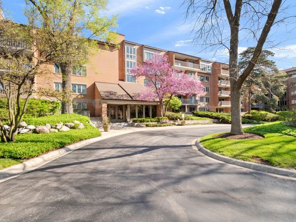 22 Park Lane, Unit 204, Park Ridge, IL 60068