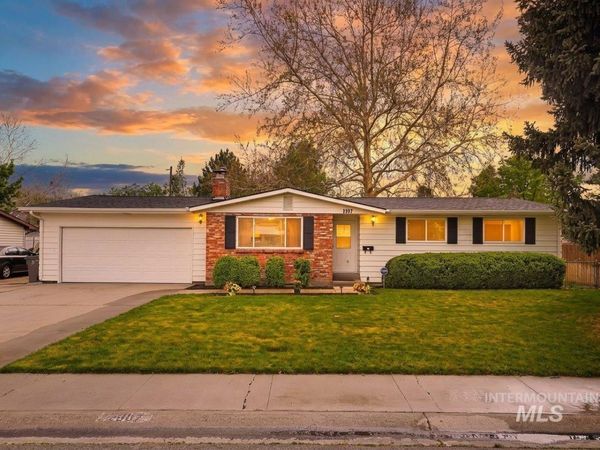 2907 N Grandee St, Boise, ID 83704