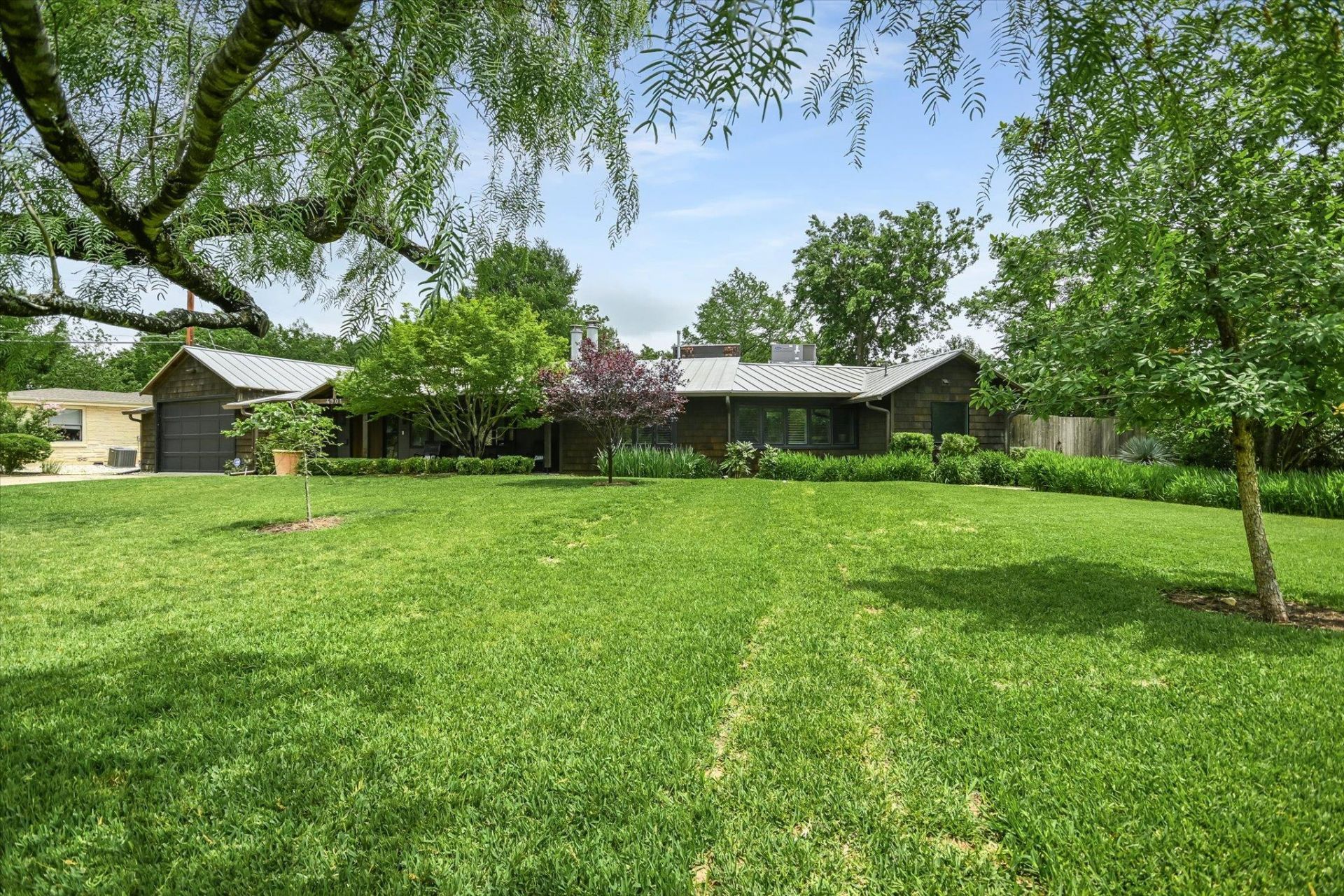 4901 Valley Oak Dr, Austin, TX 78731 Main Photo