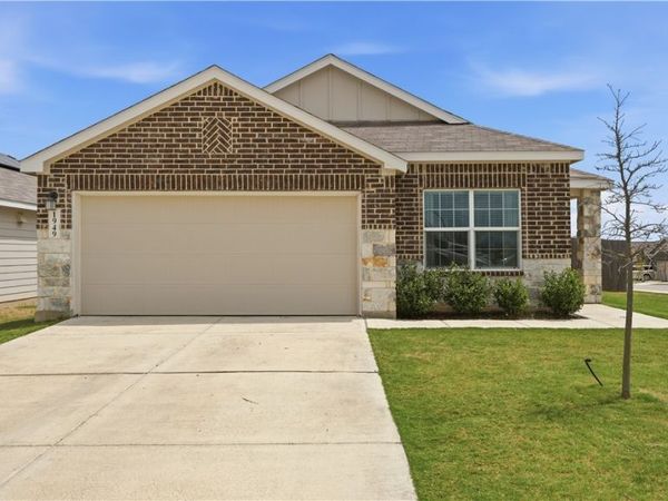 1949 Redstart , New Braunfels, TX 78130