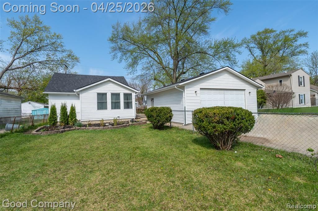 28457 Fairfax Street, Southfield, MI 48076 Main Photo