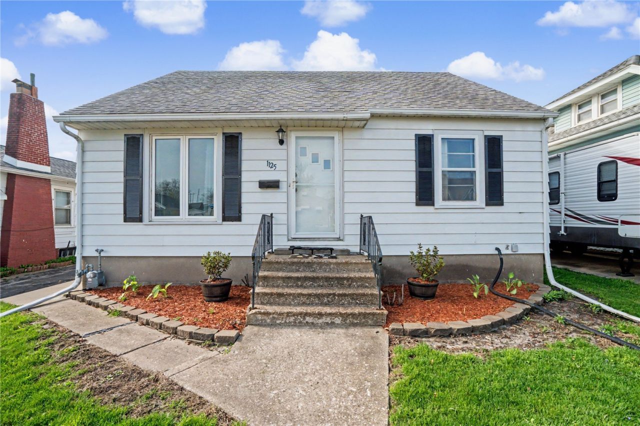 1125 J Ave Nw, Cedar Rapids, IA 52405 Main Photo