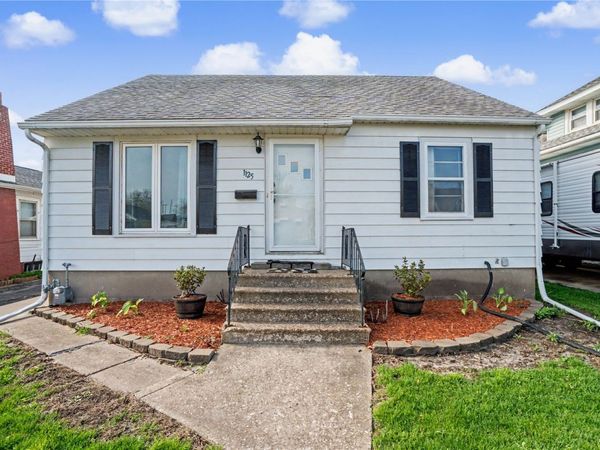 1125 J Ave NW , Cedar Rapids, IA 52405