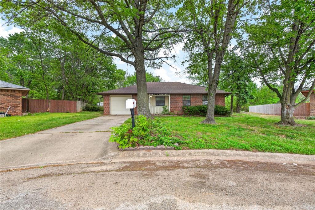 2300 W Meadow Lane, Rogers, AR 72756 Main Photo