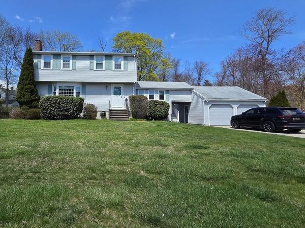 18 Lintric Dr, Weymouth, MA 02190