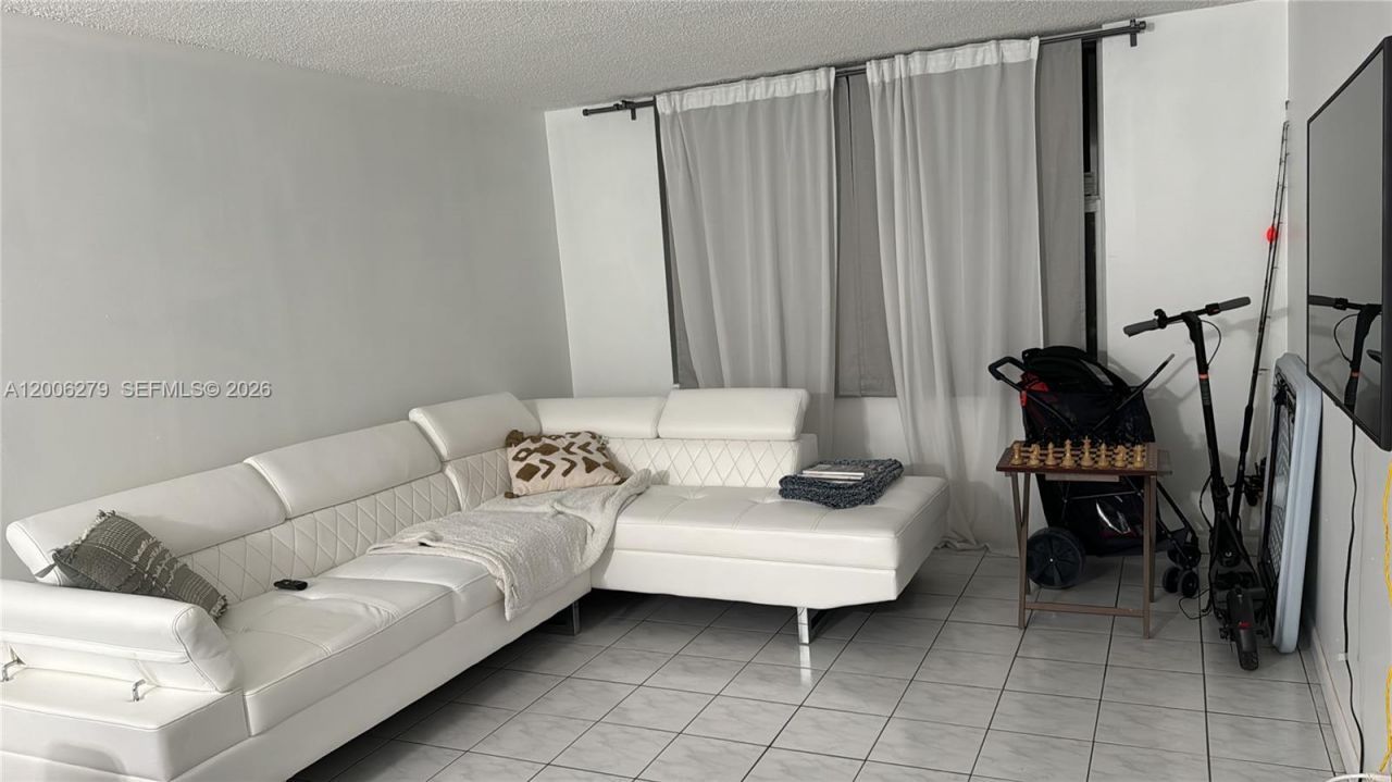1913 S Ocean Dr, Unit 111, Hallandale Beach, FL 33009 Photo