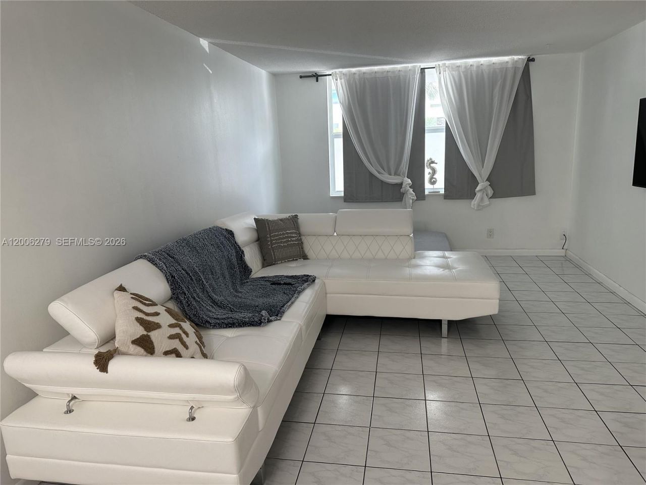 1913 S Ocean Dr, Unit 111, Hallandale Beach, FL 33009 Photo