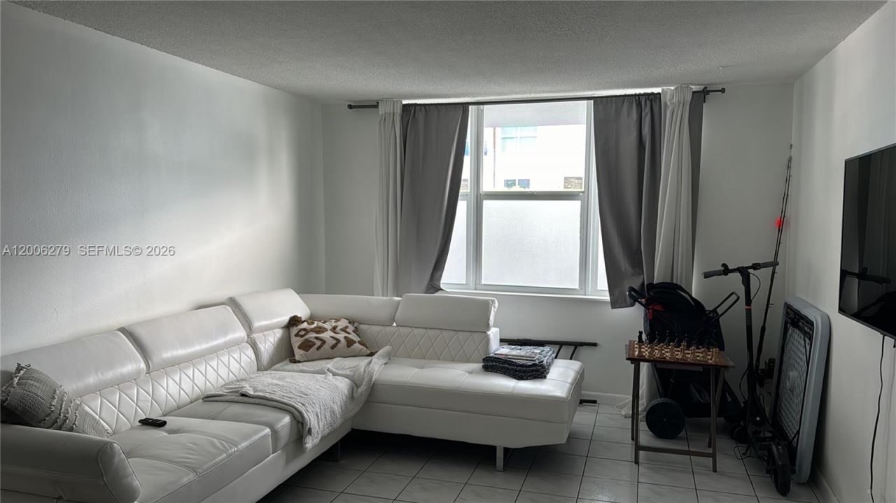 1913 S Ocean Dr, Unit 111, Hallandale Beach, FL 33009 Photo