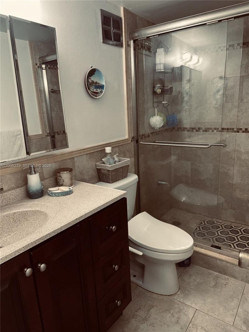 1913 S Ocean Dr, Unit 111, Hallandale Beach, FL 33009 Photo