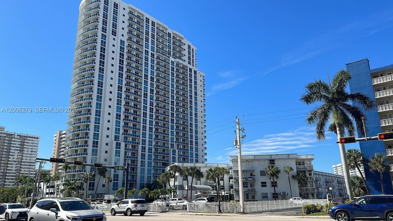 1913 S Ocean Dr, Unit 111, Hallandale Beach, FL 33009 Photo
