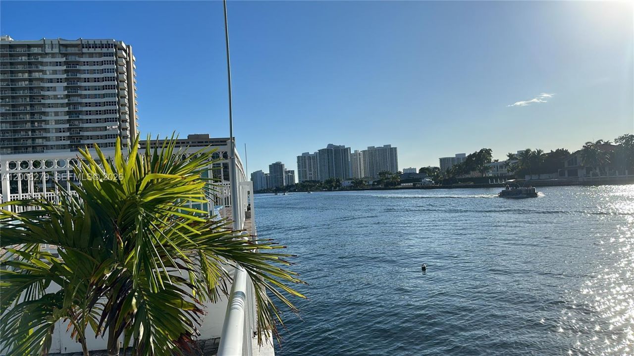 1913 S Ocean Dr, Unit 111, Hallandale Beach, FL 33009 Photo