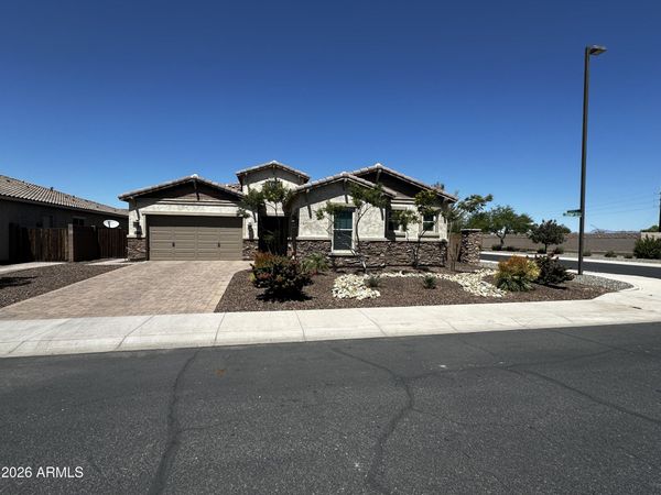 3930 E CHESTNUT Lane, Gilbert, AZ 85298