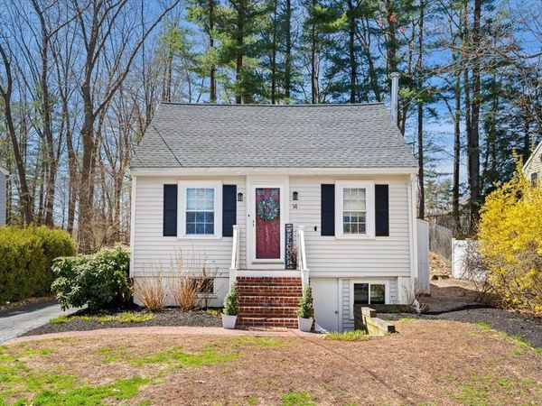 14 Lake Drive, Hamilton, MA 01982