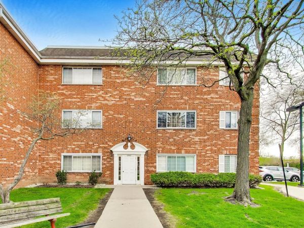6882 W TOUHY Avenue , Unit 1A, Niles, IL 60714