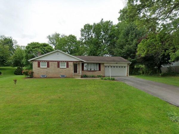 12 GREENBRIAR DRIVE, YORK, PA 17407