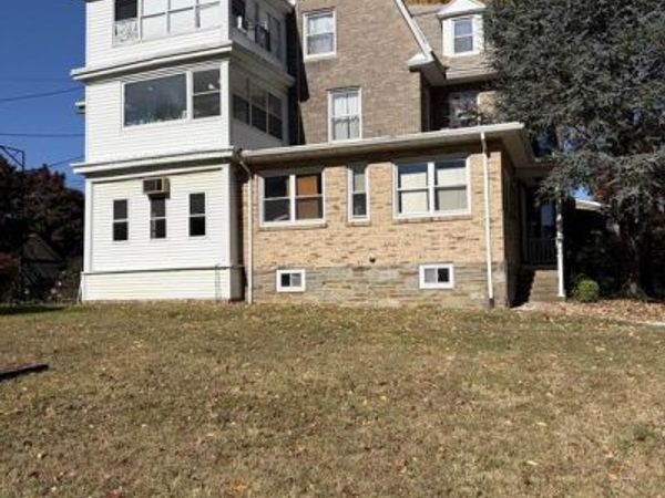 8 RUNNEMEDE AVENUE , LANSDOWNE, PA 19050