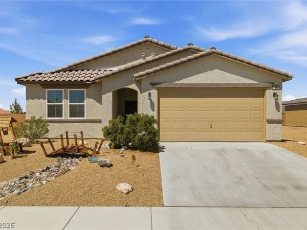 3966 E Kenosha Way , Pahrump, NV 89061