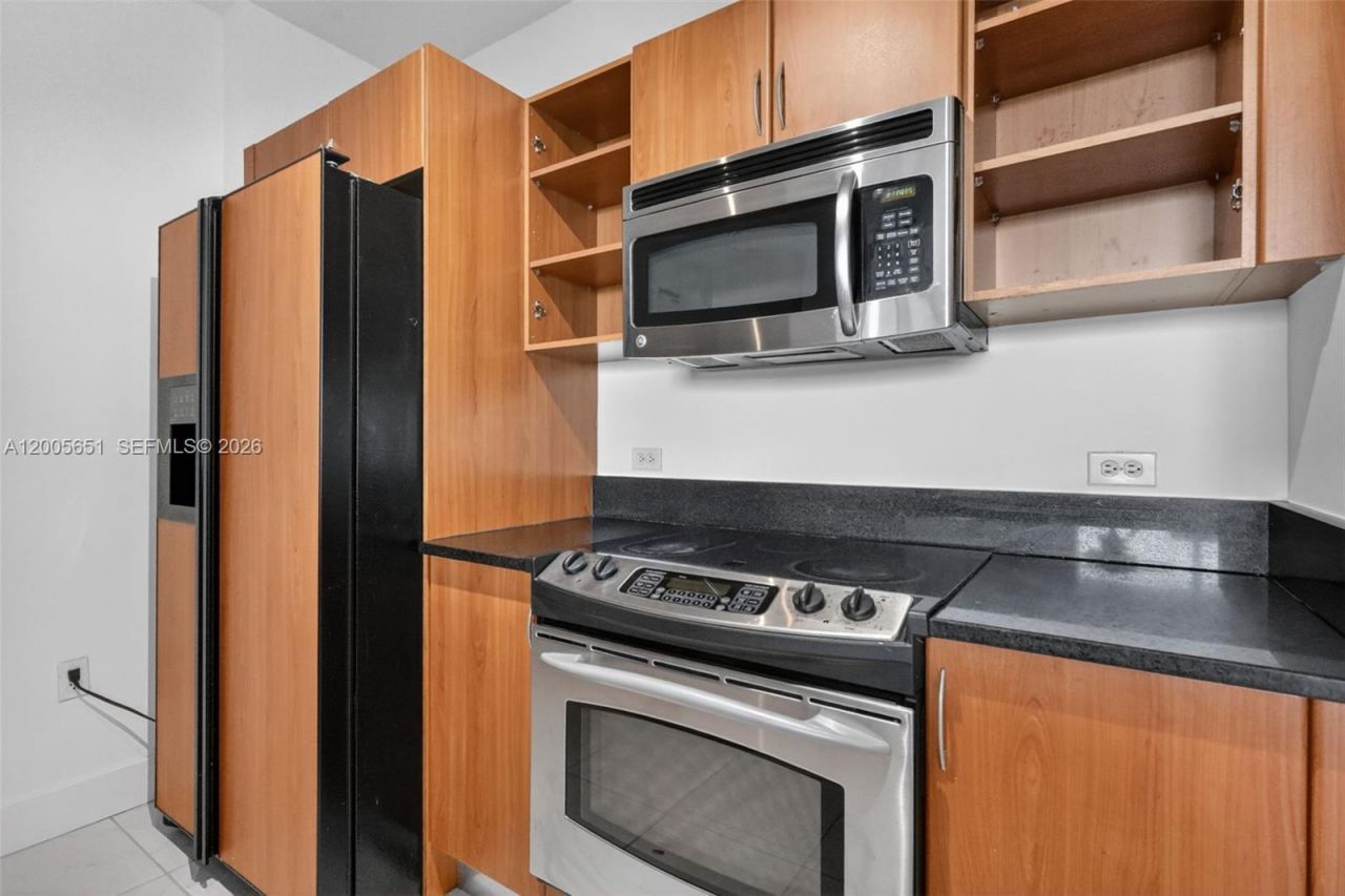 2775 NE 187th St , Unit 202, Aventura, FL 33180 Photo