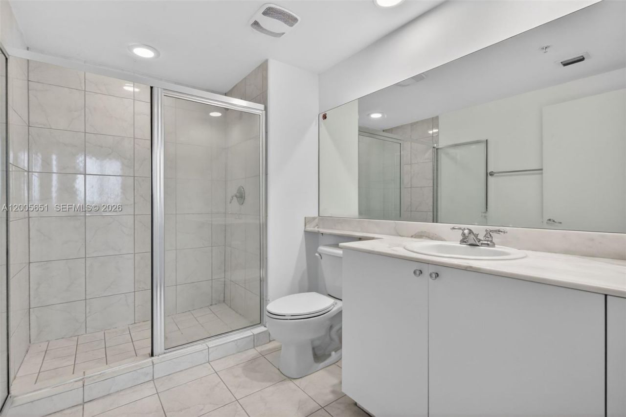 2775 NE 187th St , Unit 202, Aventura, FL 33180 Photo