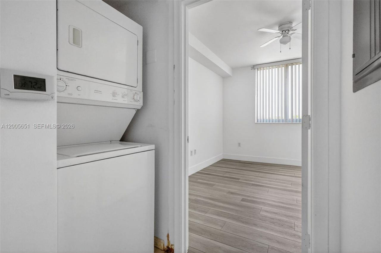 2775 NE 187th St , Unit 202, Aventura, FL 33180 Photo