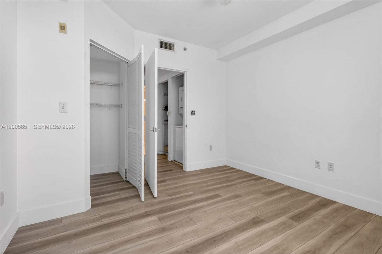 2775 NE 187th St , Unit 202, Aventura, FL 33180 Photo