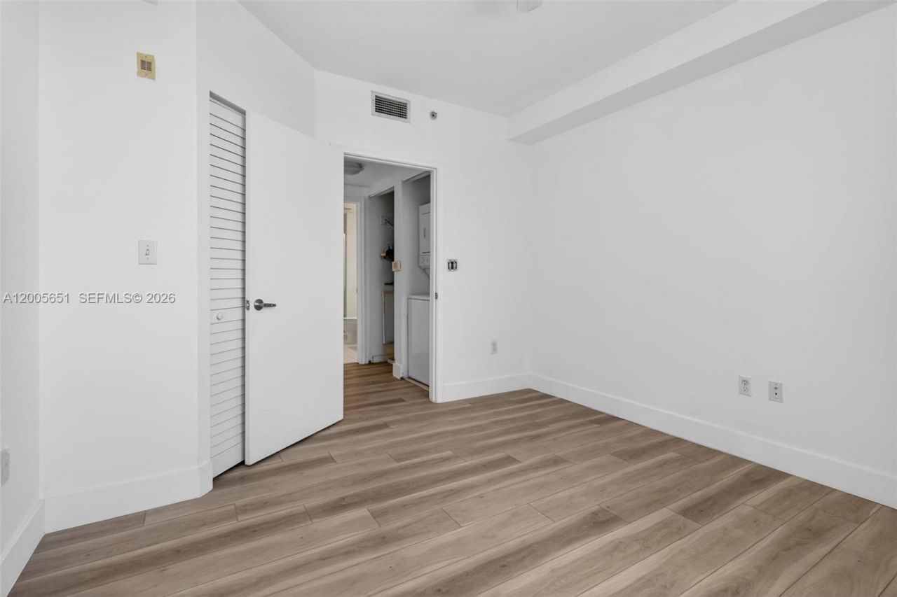 2775 NE 187th St , Unit 202, Aventura, FL 33180 Photo